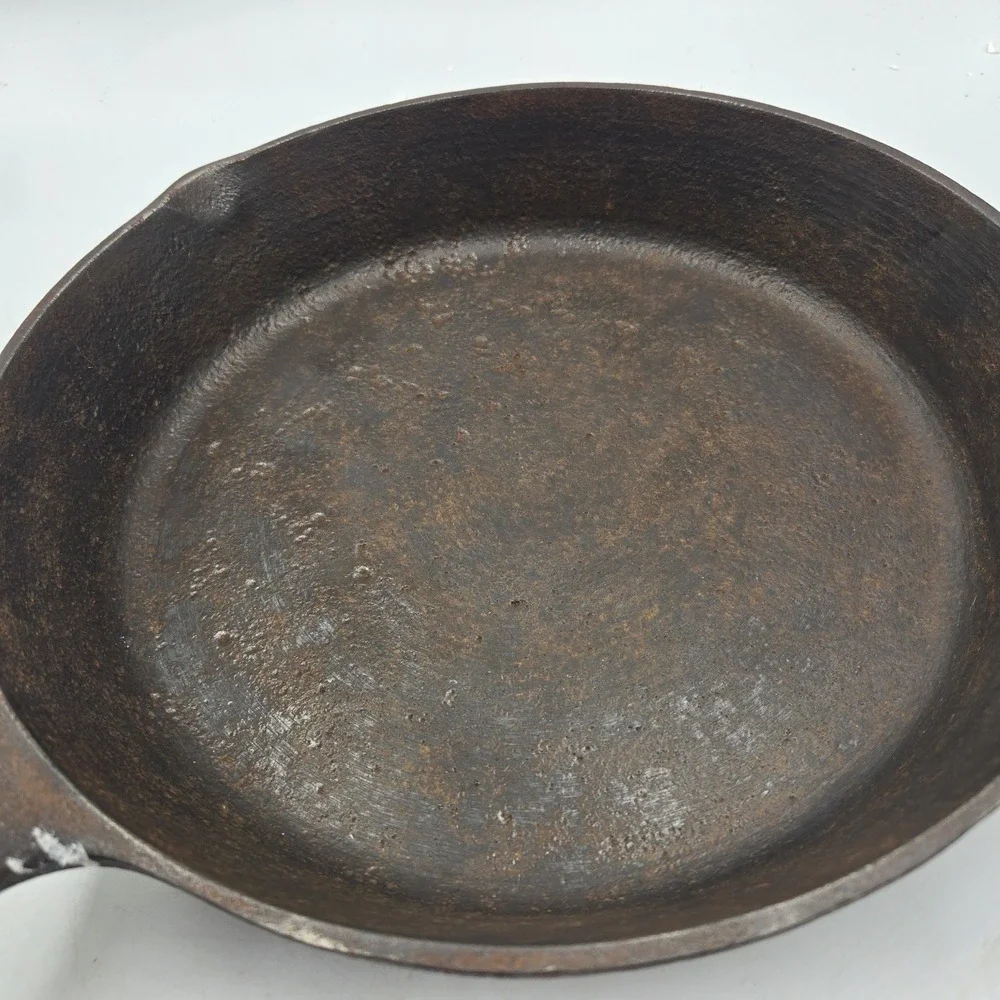 VTG SK LODGE D Cast Iron USA #8 -3 Notch Heat Ring Skillet Pan Excellent Conditi